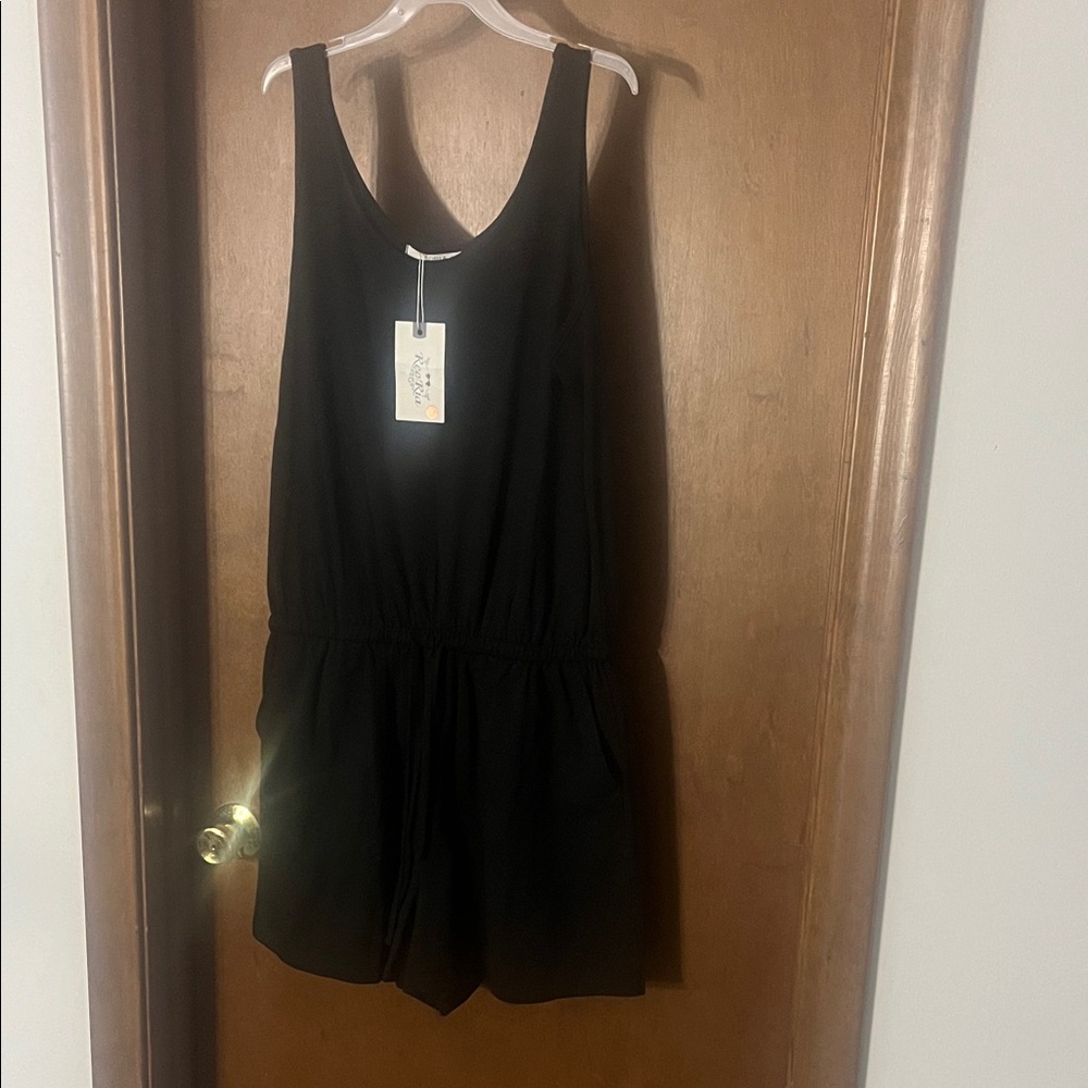 Reoria Women’s Black Sleeveless Romper – Size L
